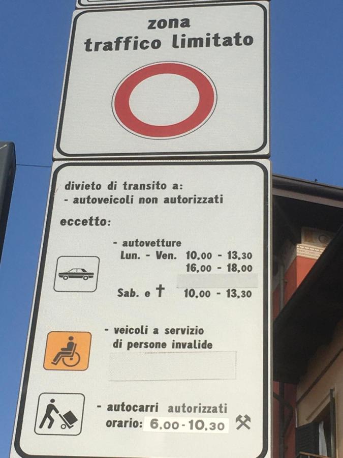 A Due Passi Da Giulietta-Casa Montecchi เวโรนา ภายนอก รูปภาพ