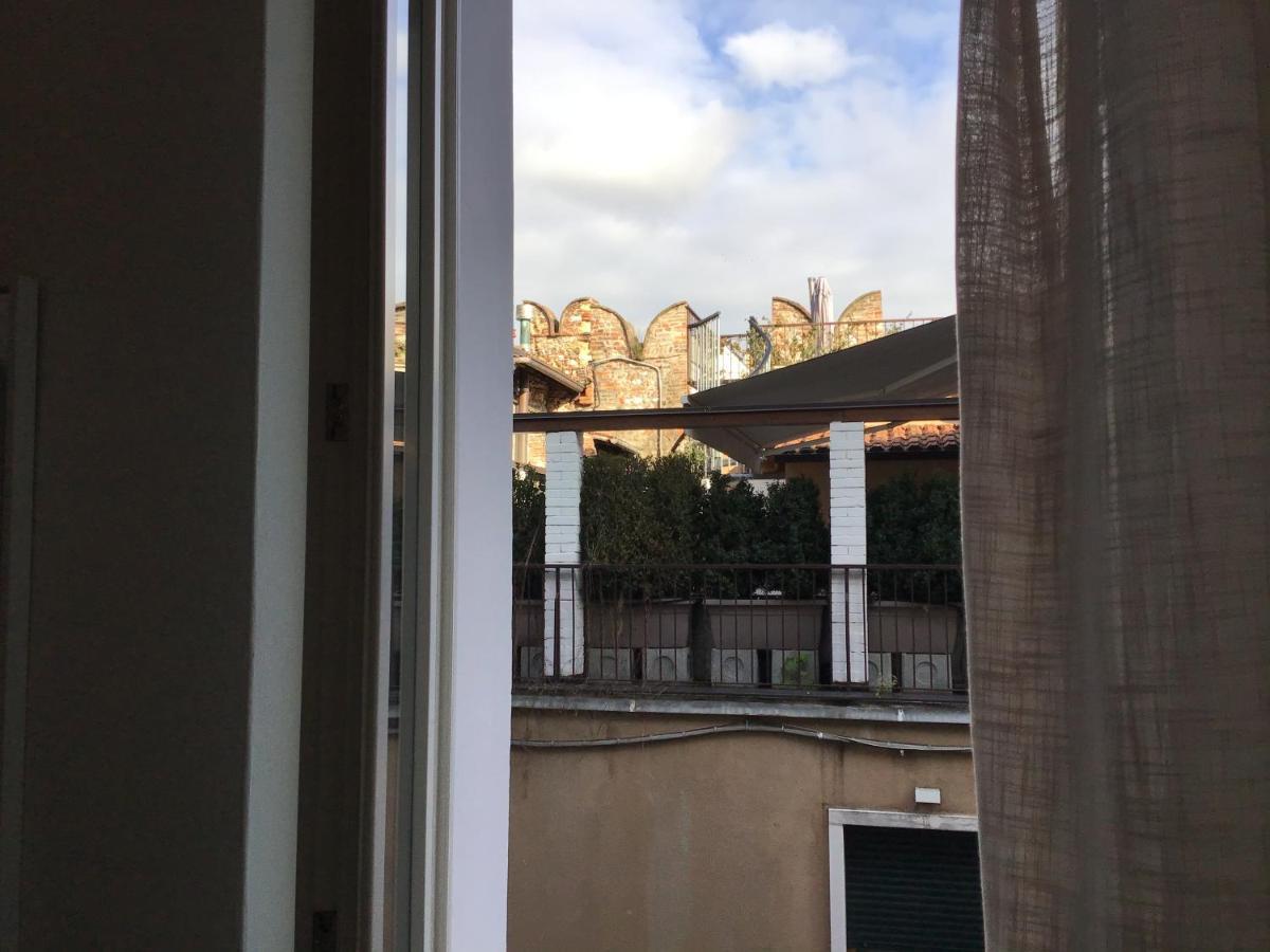 A Due Passi Da Giulietta-Casa Montecchi เวโรนา ภายนอก รูปภาพ