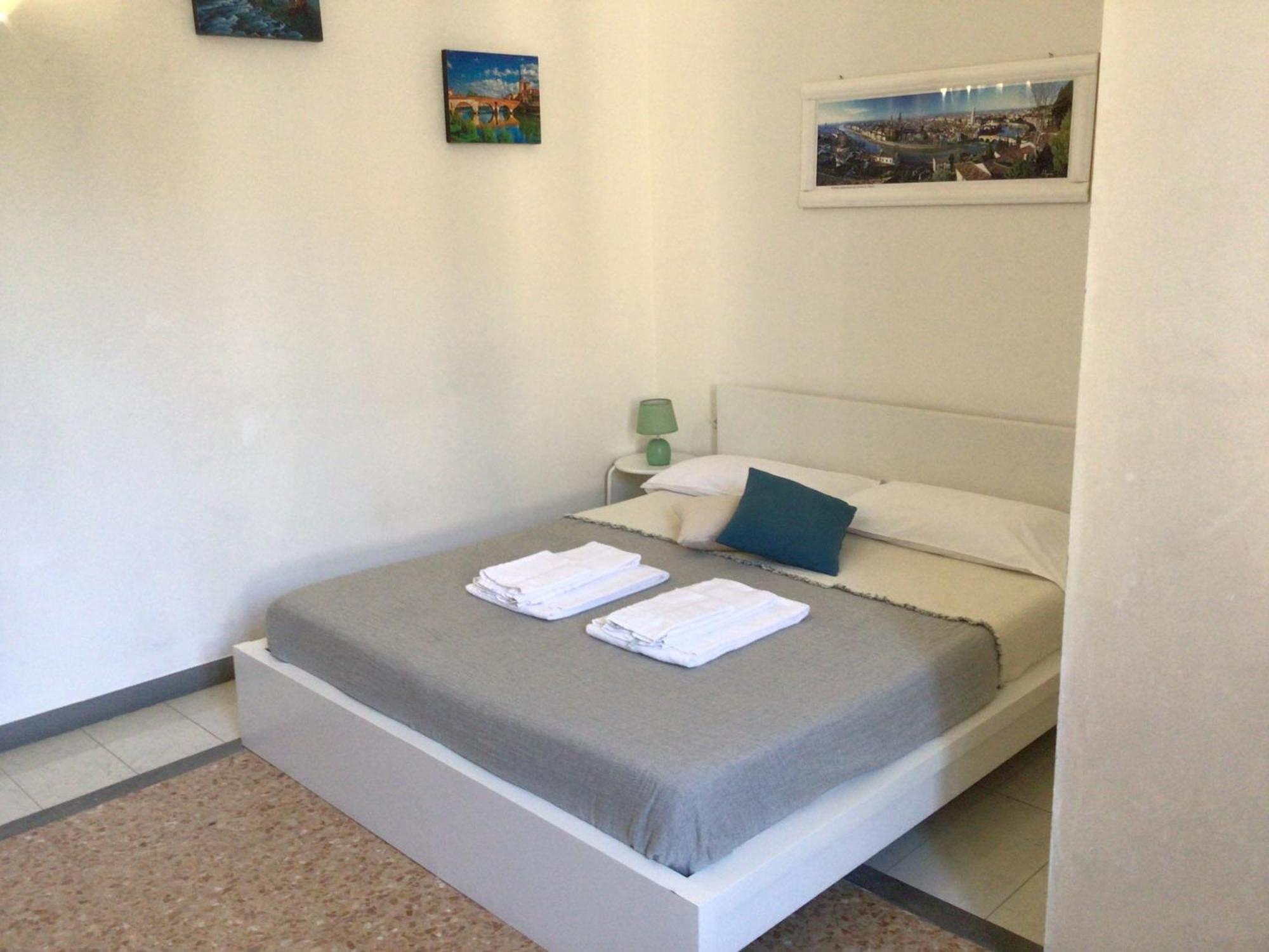 A Due Passi Da Giulietta-Casa Montecchi เวโรนา ภายนอก รูปภาพ