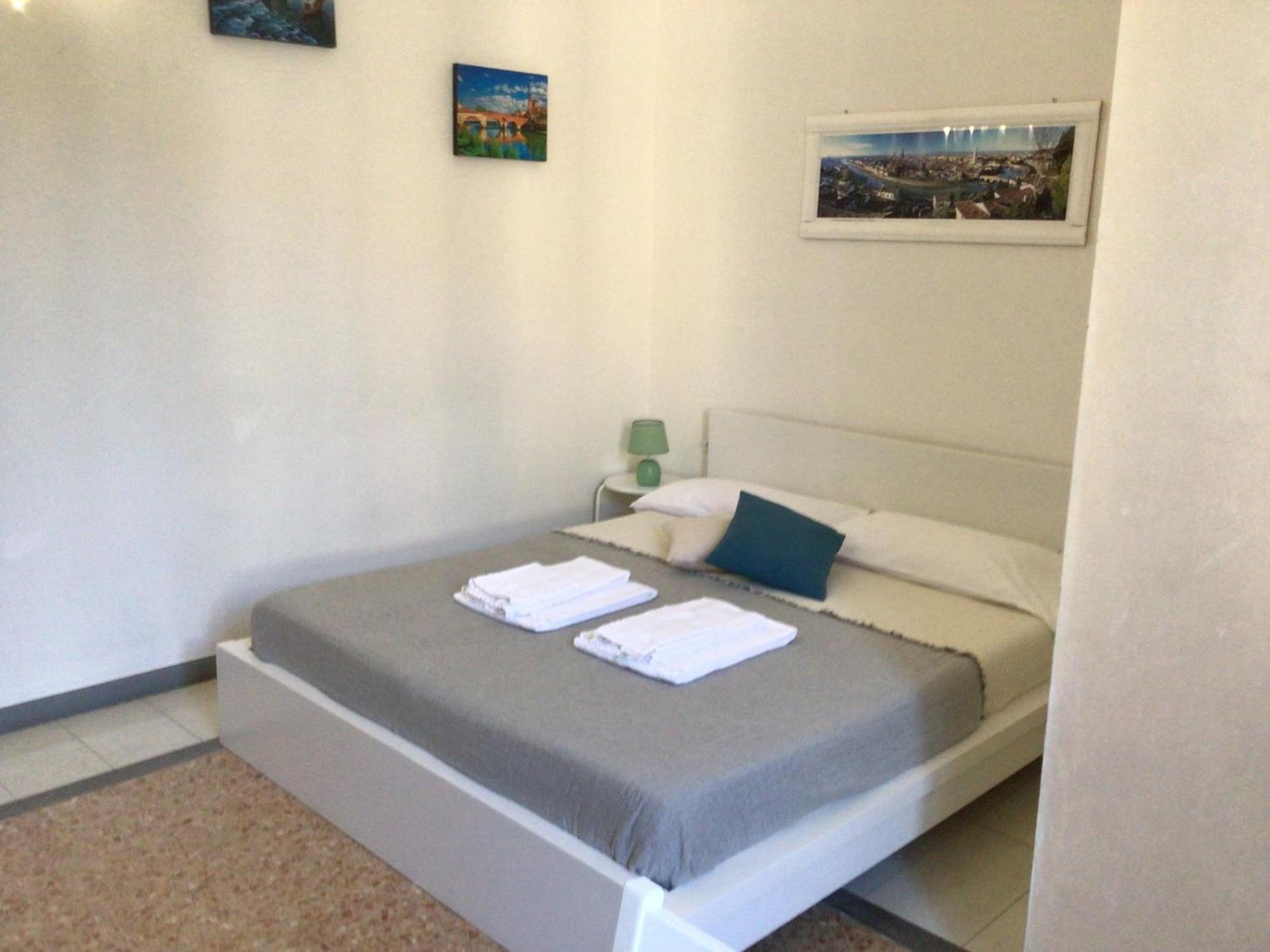 A Due Passi Da Giulietta-Casa Montecchi เวโรนา ภายนอก รูปภาพ